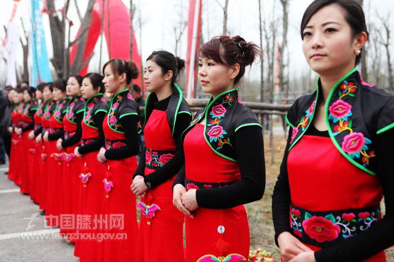 首届中国微山湖湿地旅游文化节开幕开放仪式现场