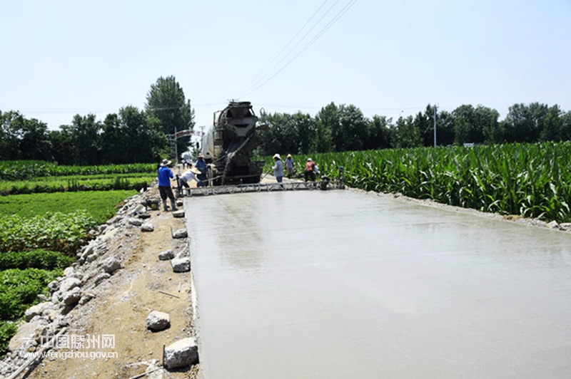 大坞镇高标准推进四好农村路建设