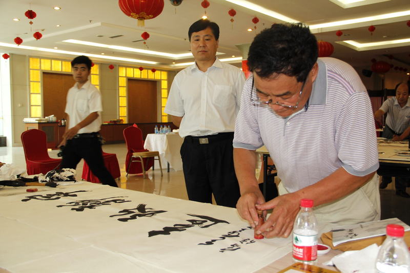 袁家保(中国美术家协会会员,河南美术家协会副秘书长,国家一级美术师