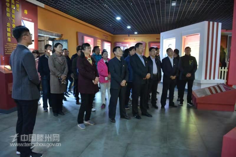 龙阳镇组织干部到党性教育基地开展“传承红色基因、筑牢党性根基”活动