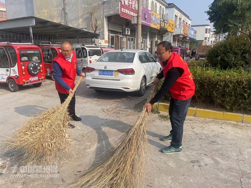 我为群众办实事 我为创城添光彩——洪绪镇中心小学党支部开展“我为群众办实事〞实践活动